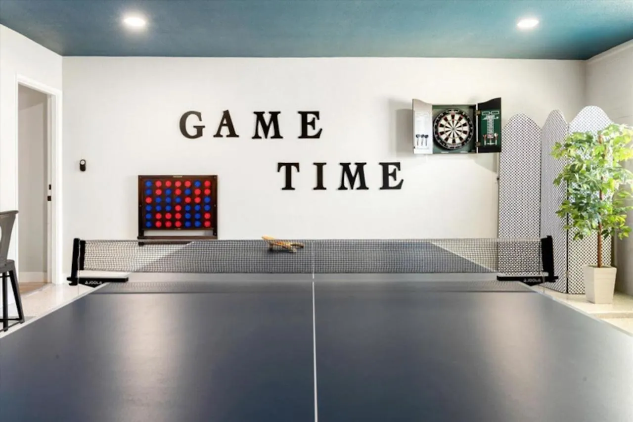 Heated Pool, Spa,Arcade Games,Pool Table,Ping-Pong Phoenix Holiday home