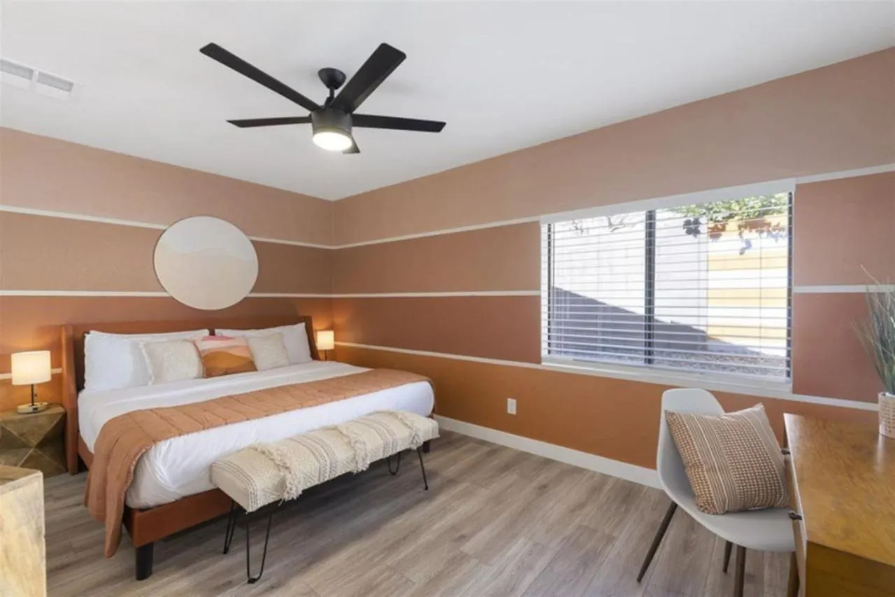 Heated Pool, Spa,Arcade Games,Pool Table,Ping-Pong Phoenix Holiday home