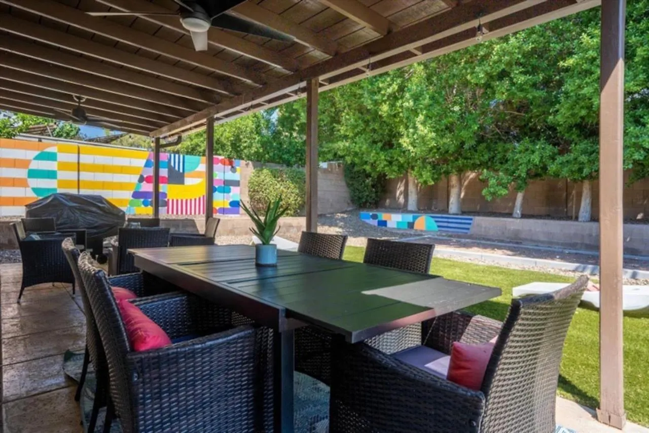 Heated Pool, Spa,Arcade Games,Pool Table,Ping-Pong Phoenix