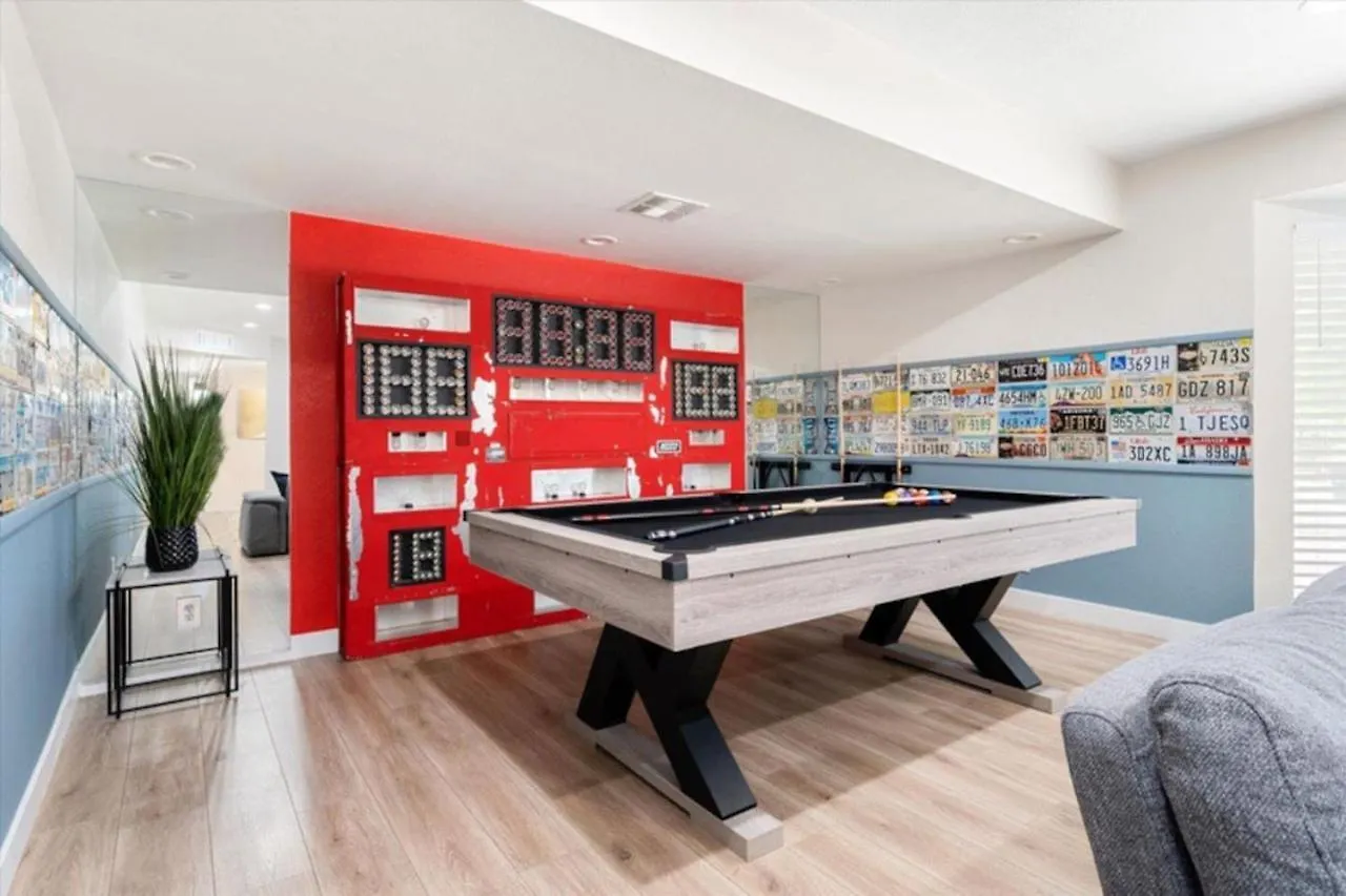 Heated Pool, Spa,Arcade Games,Pool Table,Ping-Pong Phoenix 0*,  United States